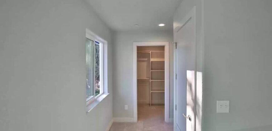 37 Oak Avenue – Woodland, CA