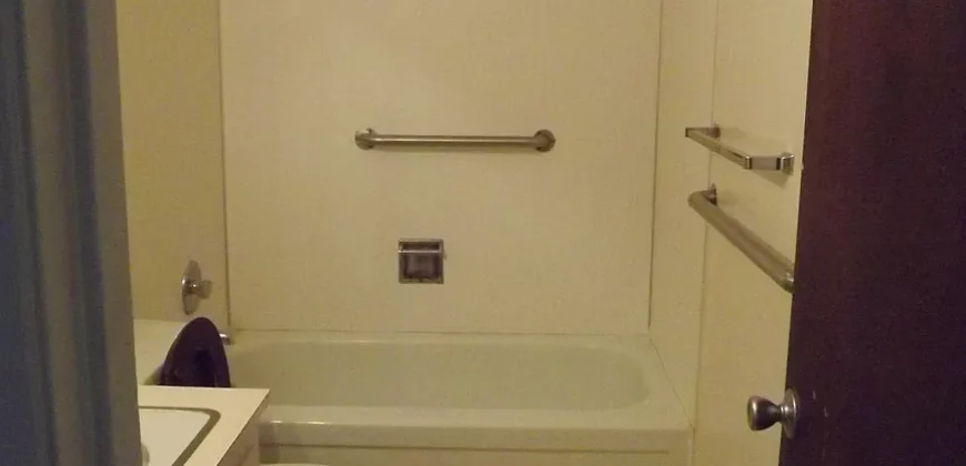 3 Bed 1.5 Bath Duplex – Central Davis